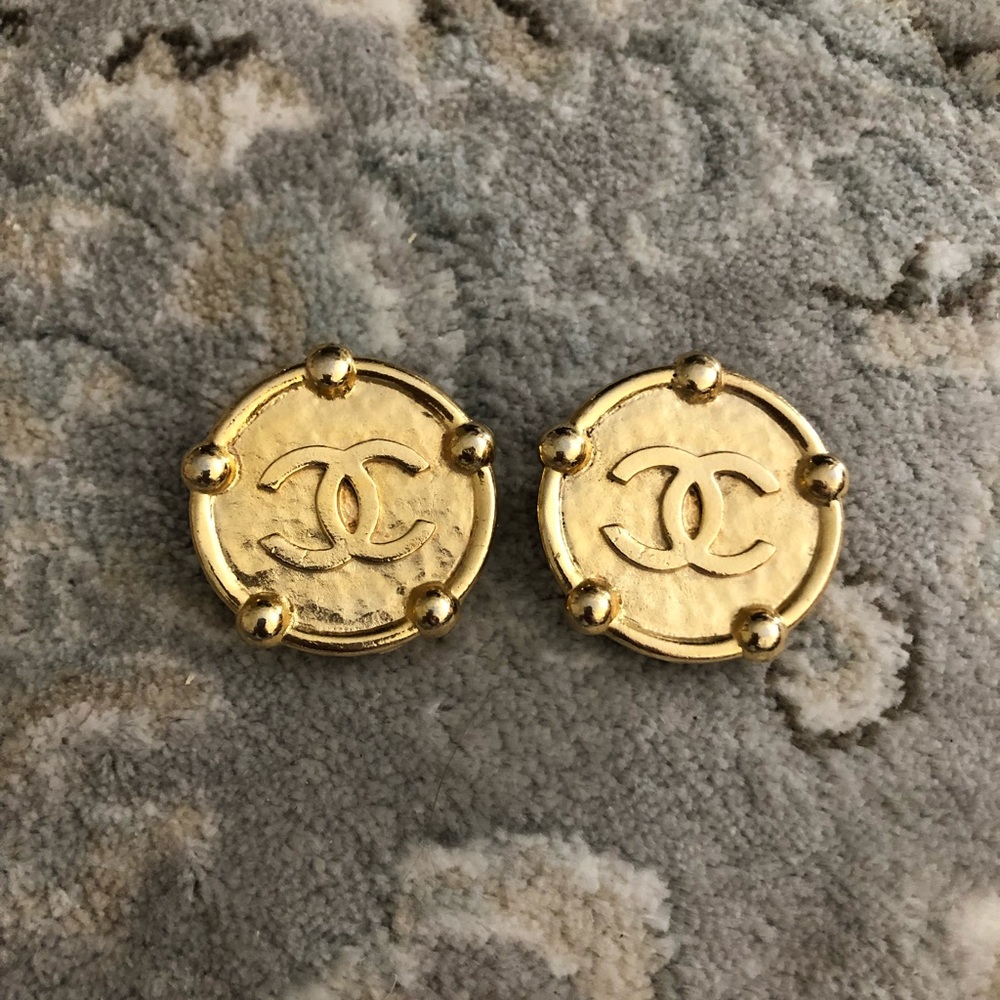 Vintage Chanel gold clip-on earrings